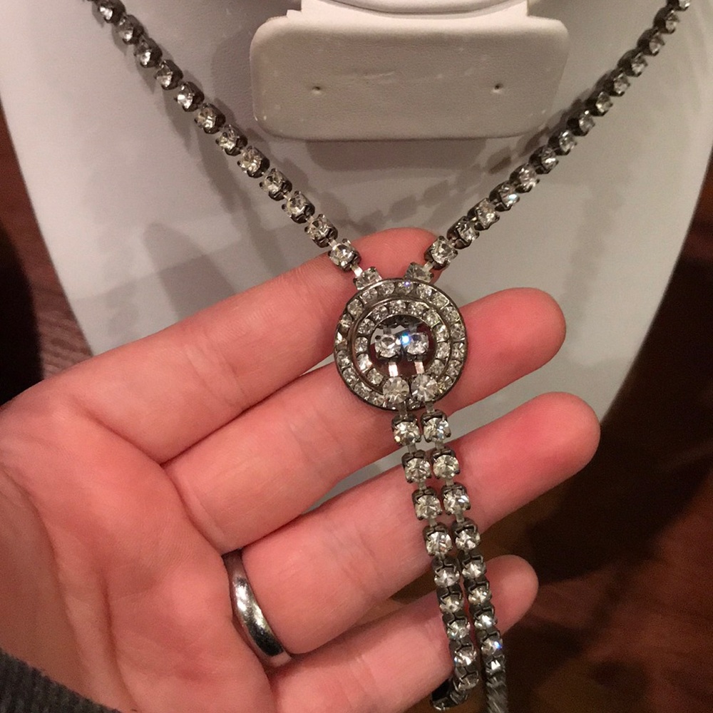 Vintage teardrop faux diamond faux silver necklace